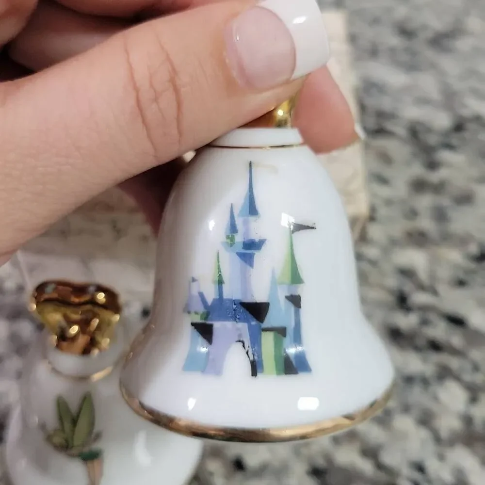 Vintage 1960s Disneyland salt and‎ pepper shakers
